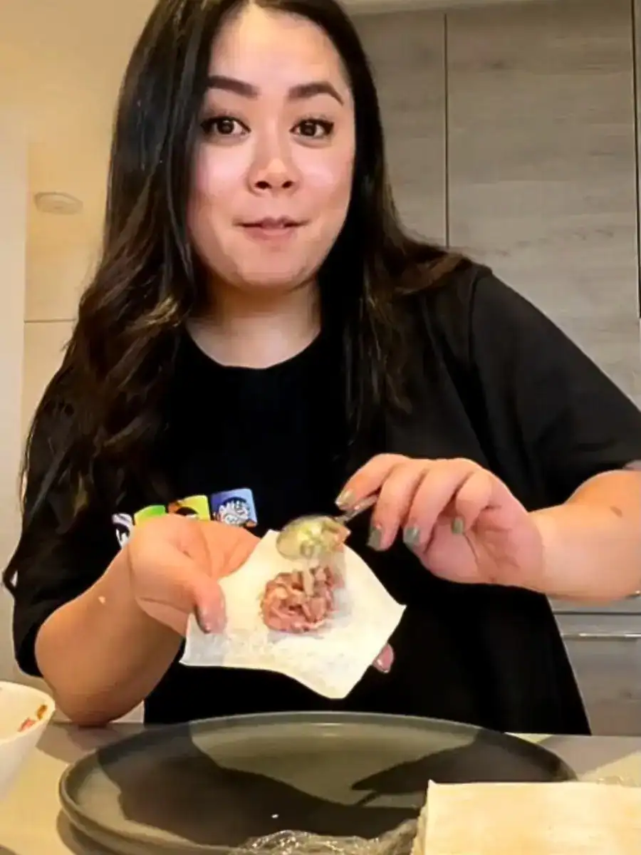 Wrapping Easy Homemade Wontons 