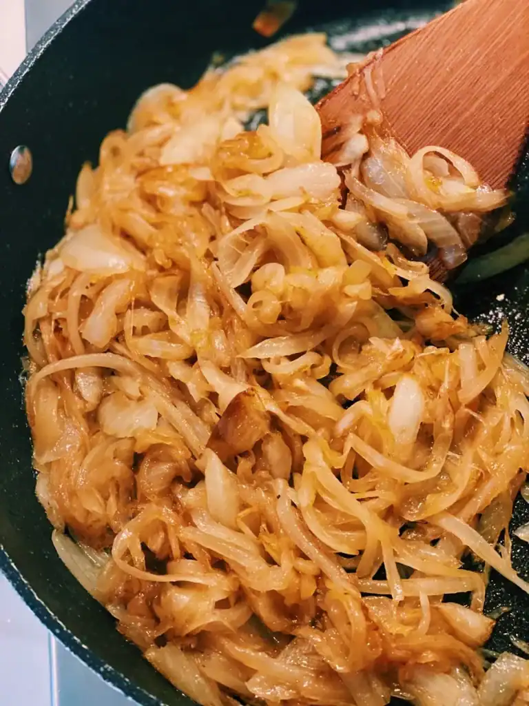 Sauteing onions as a base for Japanese Curry 