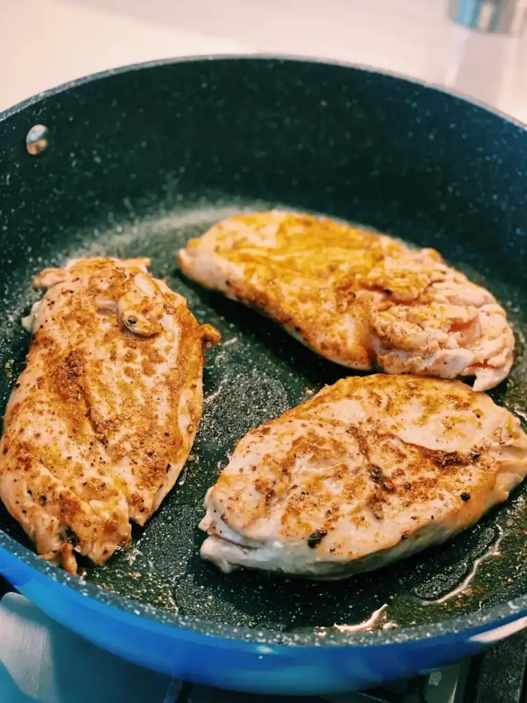 Pan Frying chili garlic chicken for Sriracha Mayo Dip 