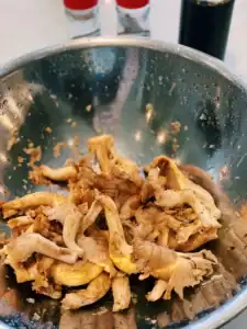 Marinating Oyster Mushrooms for Taiwanese Vegetarian Popcorn Chicken