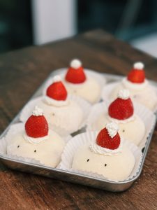 santa holiday dessert