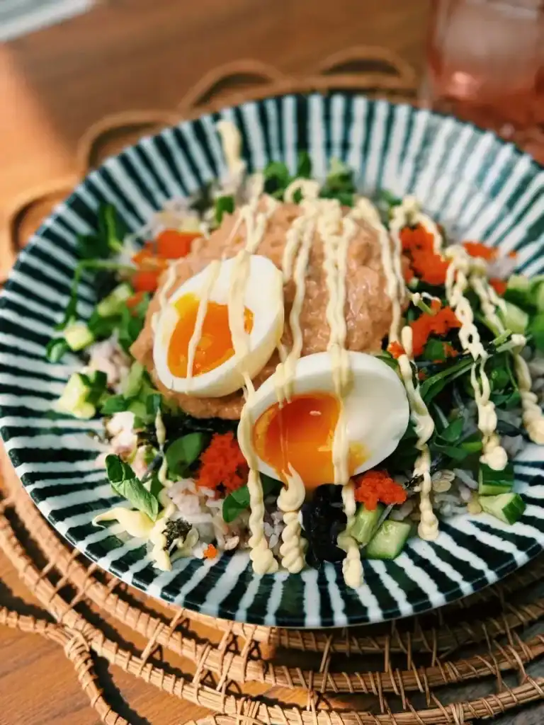 Easy No-Cook Creamy Spicy Tuna Rice Bowl