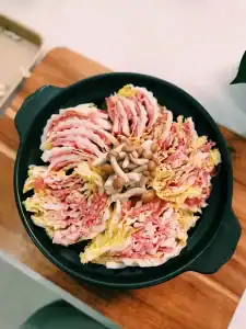 Layers of beef and cabbage for Mille Feuille Nabe