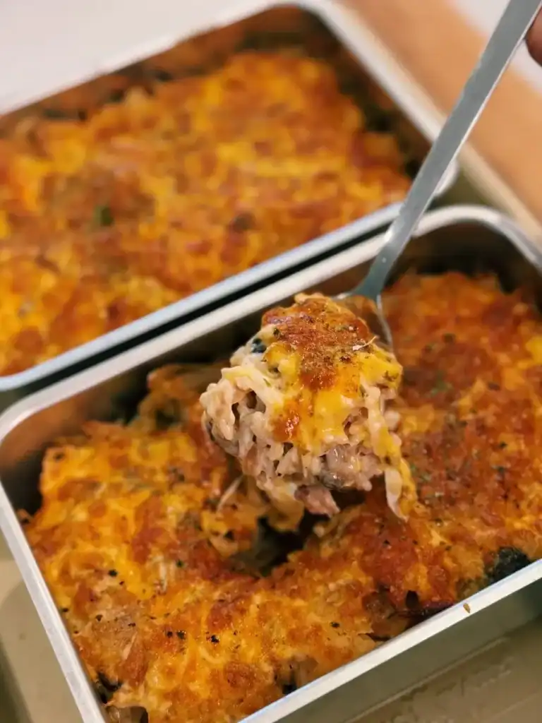 Baked Mushroom Bacon Rice in kai dong’s microwaveable lunch box