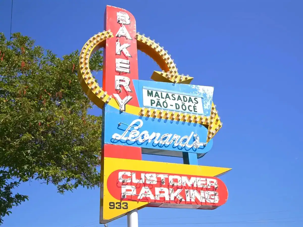 Leonard's Bakery in Honolulu which specializes in Portuguese-style malasadas
