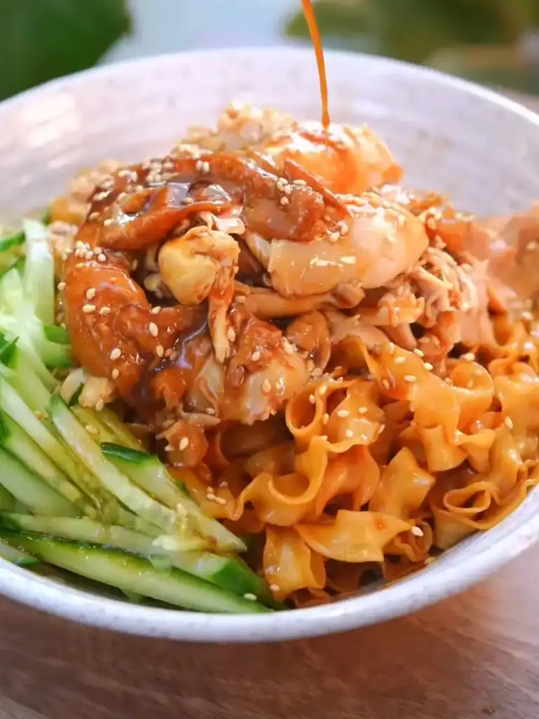 One Pot Shredded Braised Scallion Soy Chicken Noodles