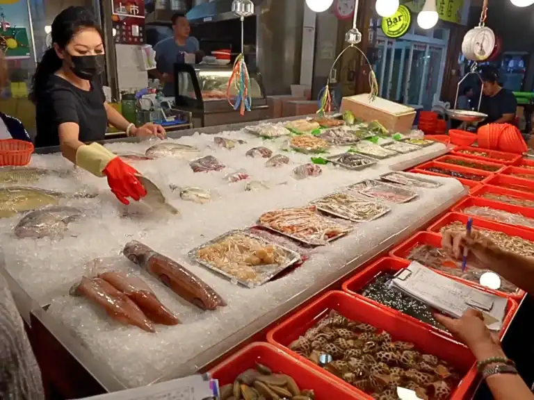Kaohsiung: Must See Spots and Must Try Foods!