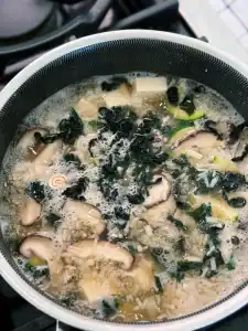 Adding wakame into High Protein Vegetarian Miso Soup